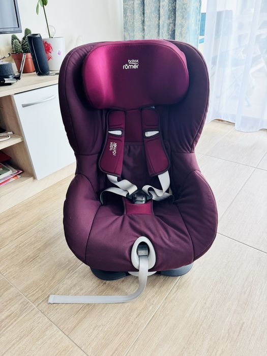 Столче за кола Britax Romer Dualfix в отлично състояние
