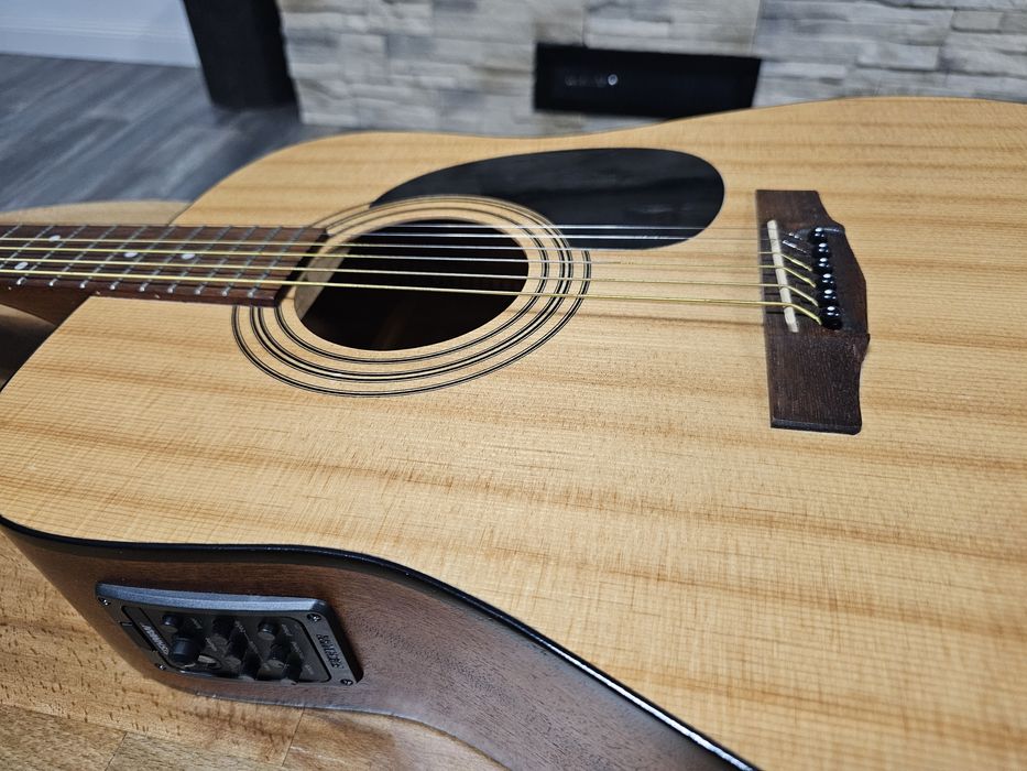 Chitara electro-acustica Cort
