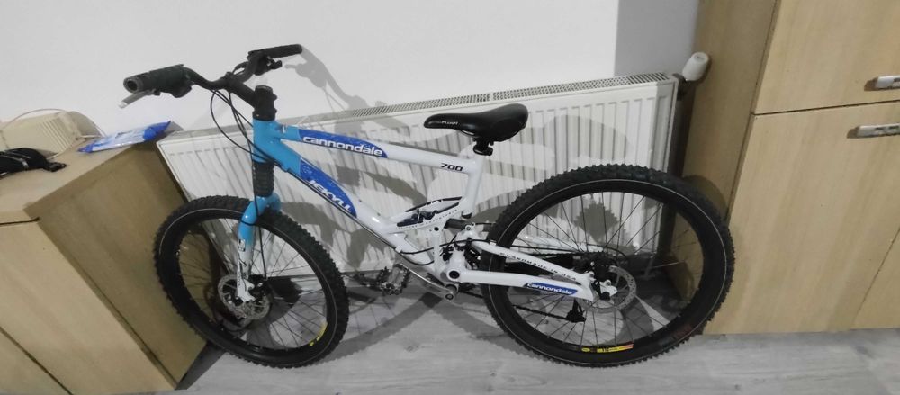 Cannondale Jekyll 700 anul 2002