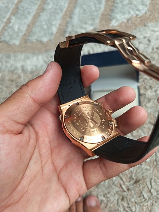 Продам  часы Hublot