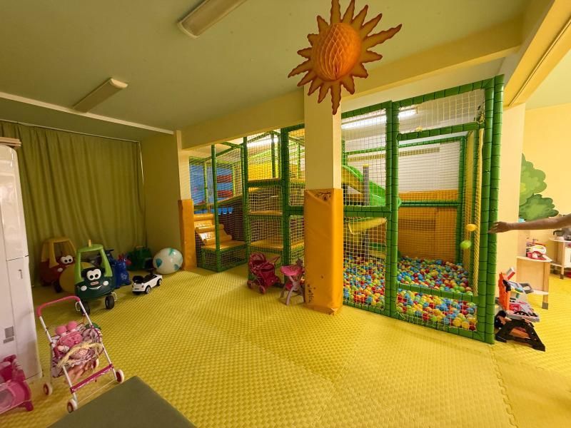 Продава се Магазин в Бургас, Център - 153 кв.м за 2451 €/кв.м - Снимка #2