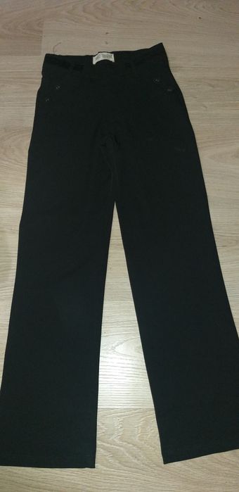 Продам новые джинсы на девочек