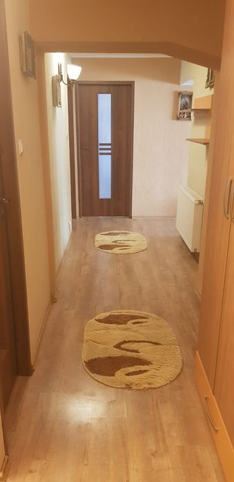 Apartament 4 camere de închiriat