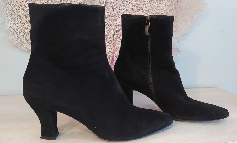 THIERRY RABOTIN черни велурени боти №40