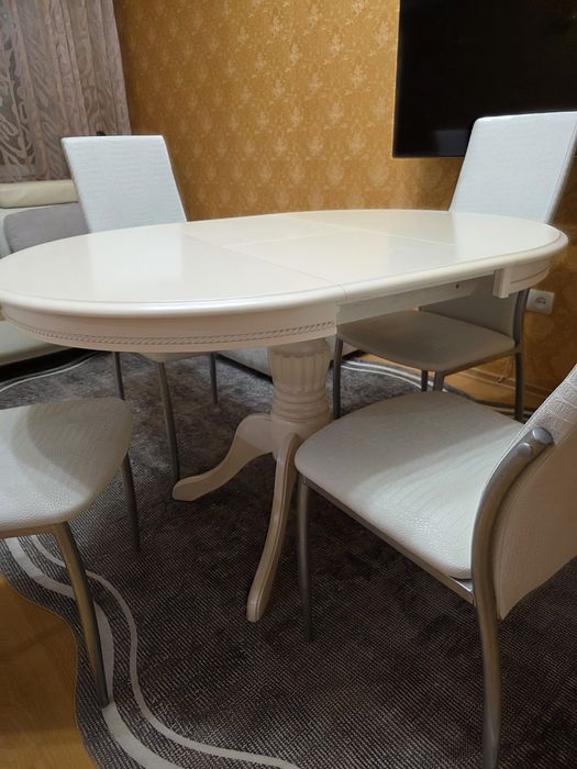 Продам стол и стулья