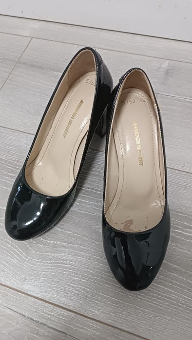 Продам женские туфли