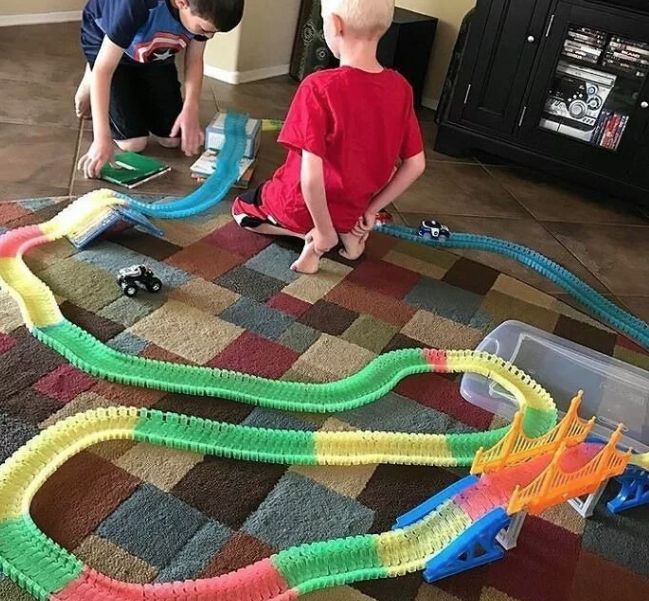 Хит! конструктор Magic Tracks длина трека 2 метра