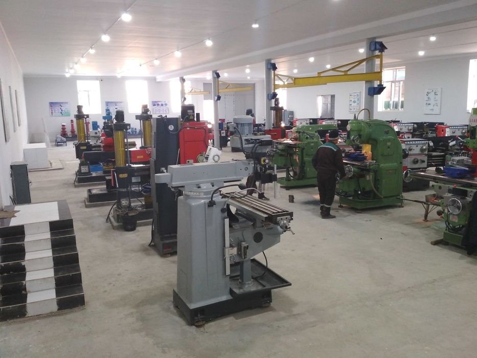 Нотурар бино ва иншоотлар ижарага берилади еки кисман сотилади