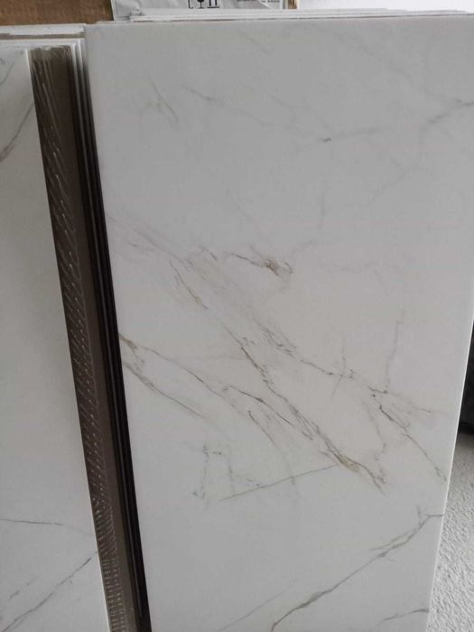 Продам керамогранит 300Х603 мм.