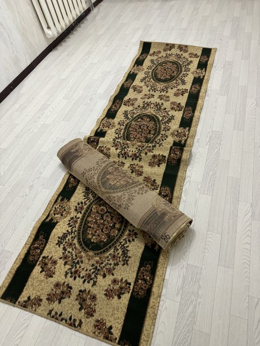 ковер для прихожей.2 штукПродам