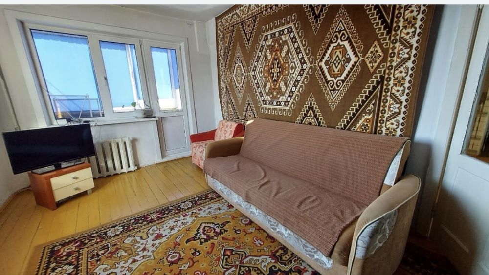 Продам 2х комнатную, к Казахстан, колхозный рынок.