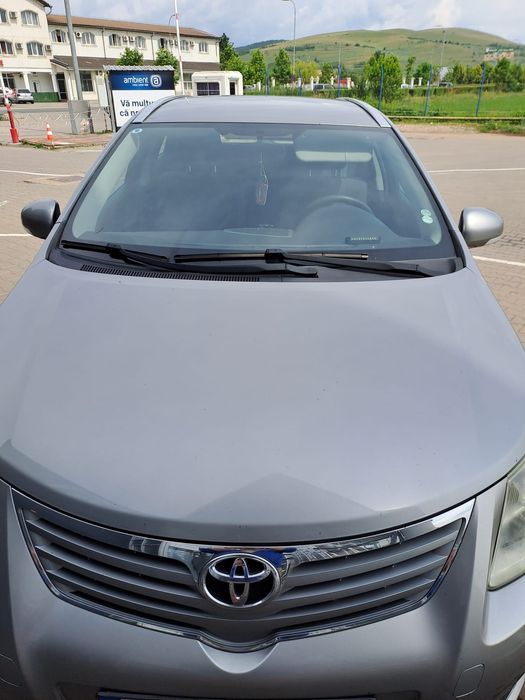 Vând Toyota Avensis