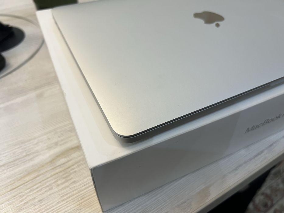 Macbook pro M1 8/256