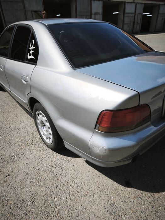 Mitsubishi Galant 8