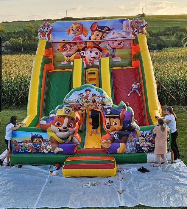 Inchiriez tobogan gonflabil 7.5x5.5x5 patrula catelusilor