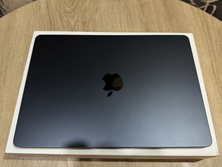 Apple macbook air M2 16gb 256gb