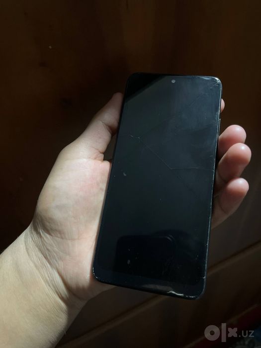 Redmi not 11 s sotiladi
Xotira 64 GB 
Aybi rasmda
Ekran aliwmagan gnat