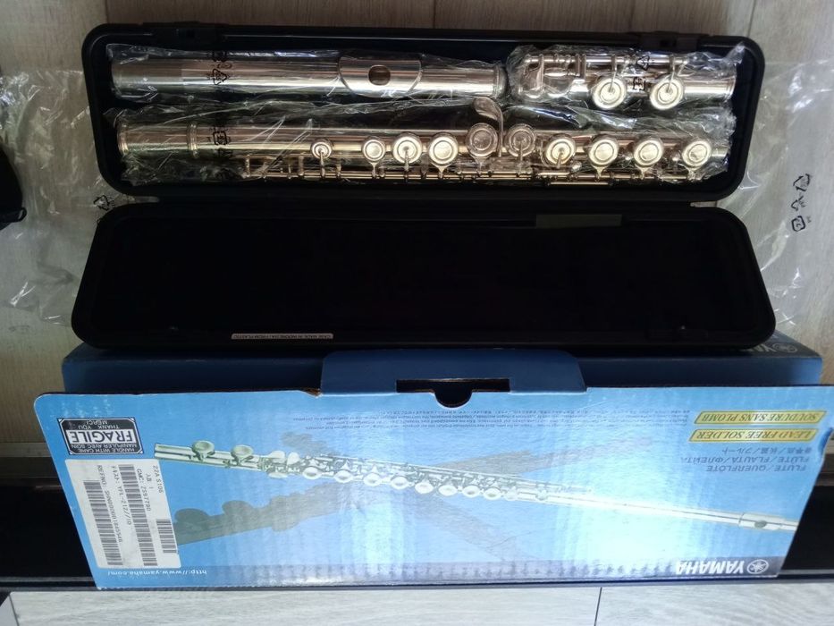 Yamaha флейта серебристая