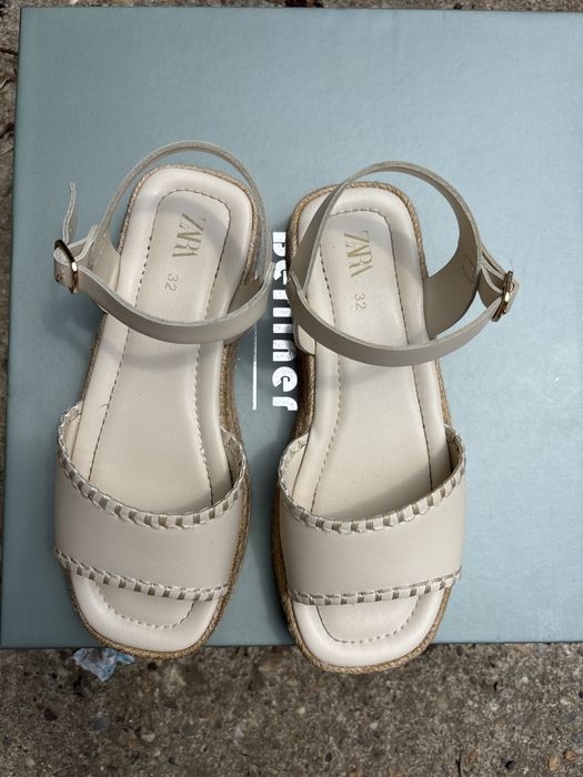 Vand sandale zara , marimea 32