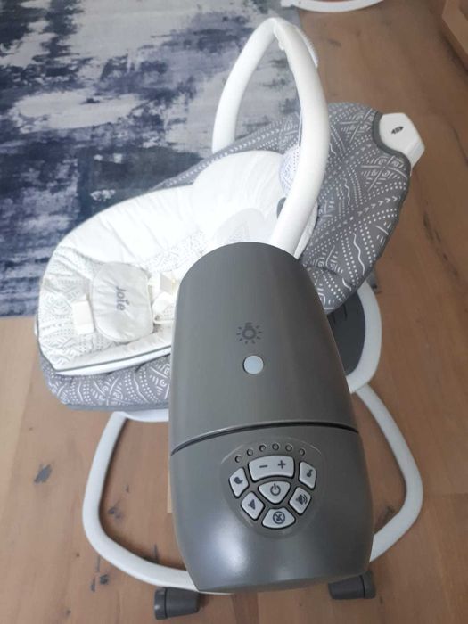 Balansoar bebelusi Joie