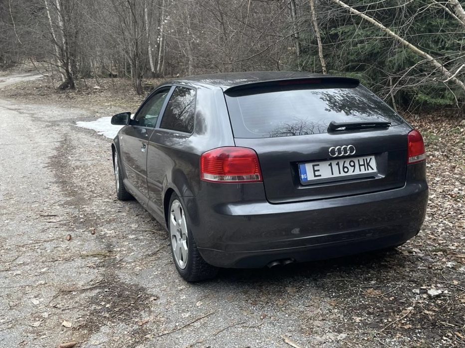 Audi A3 автомобил
