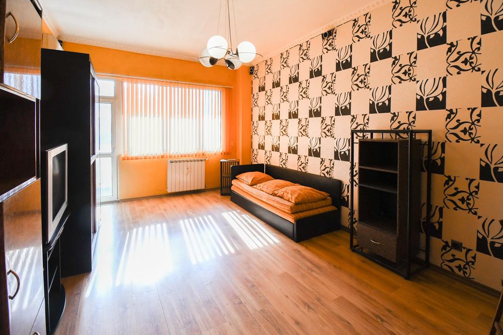 Дава се под наем Тристаен апартамент в София, Център - 135 кв.м за 796.62 € - Снимка #10