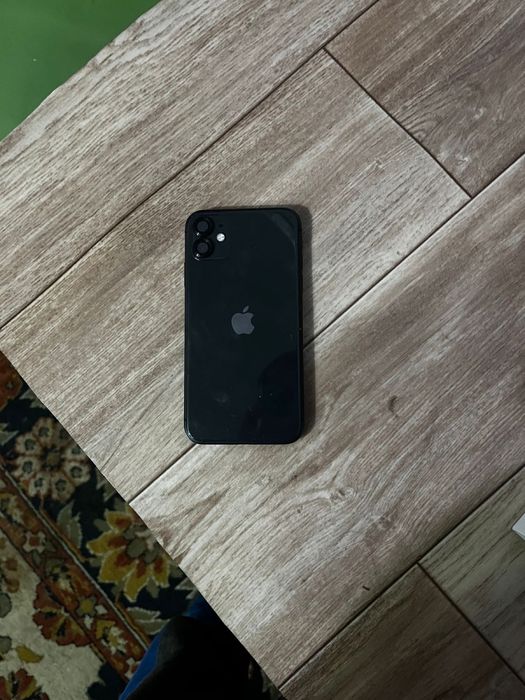 Продам iphone 11.