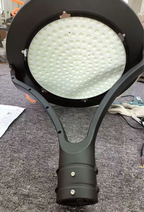 Парковые и уличные опоры освещения