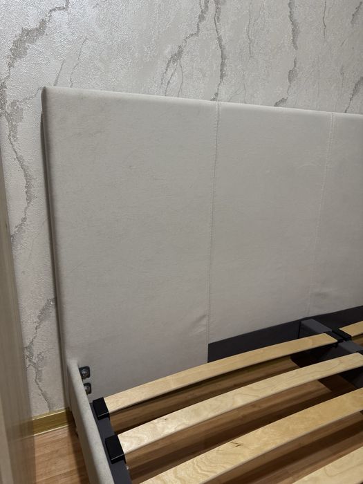 Кровать для спальни