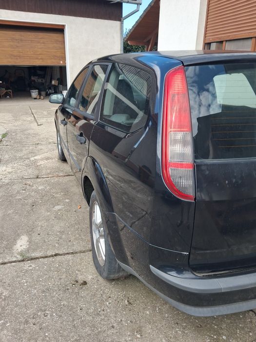 Vând ford focus 2006, negociabil.