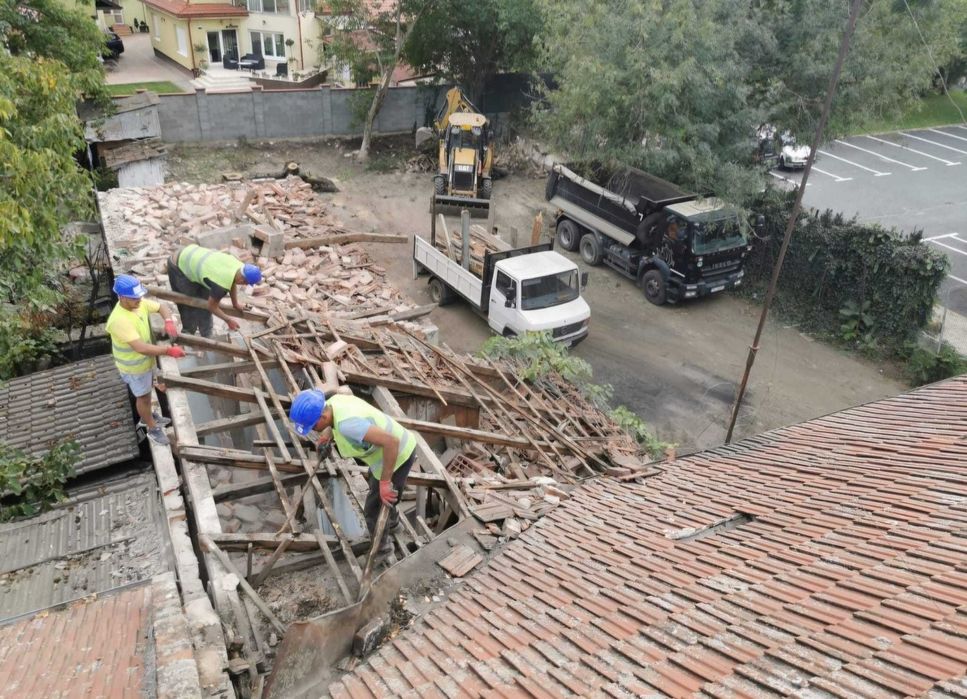 Transport materiale de construcții, moloz ,Demolari