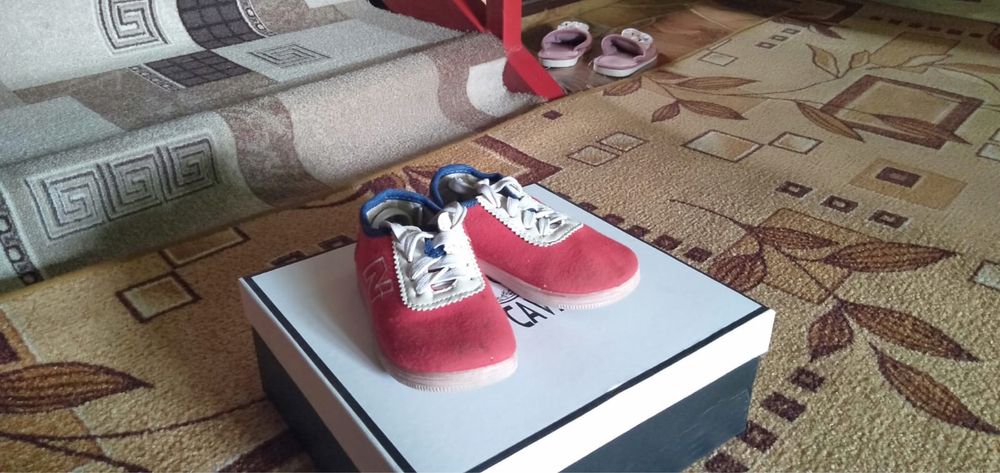 Продается детские обуви