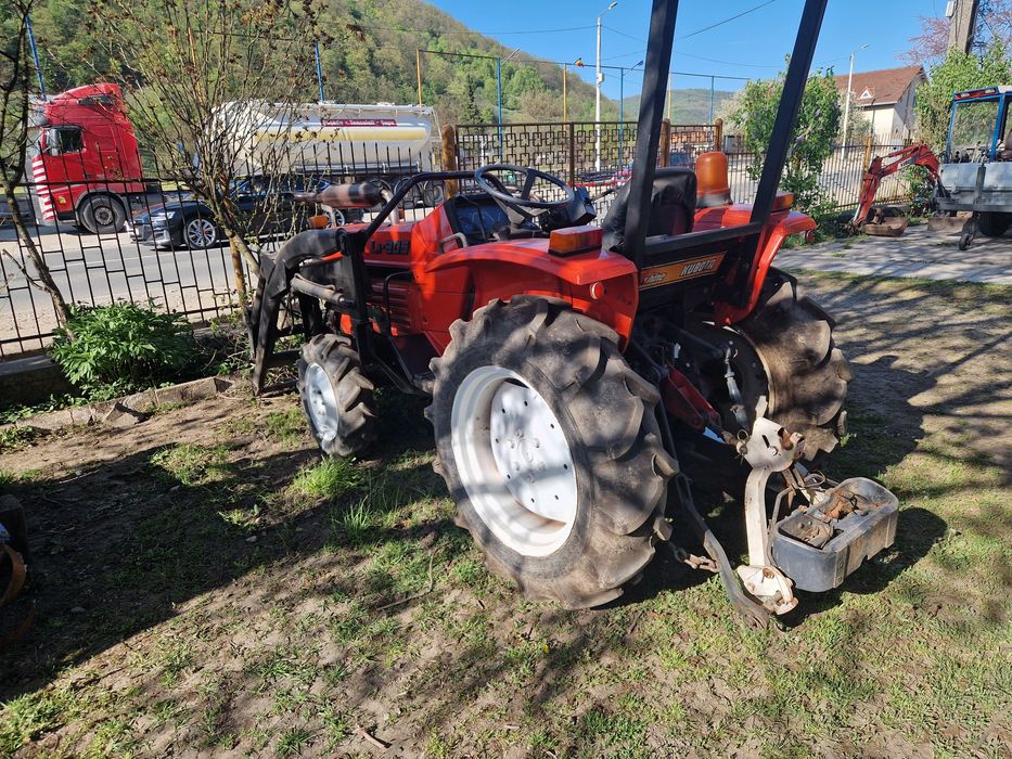 Kubota L1-205 cu încărcător frontal