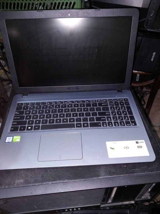 Laptop asus i3 7genm nvidia MX110 2gb