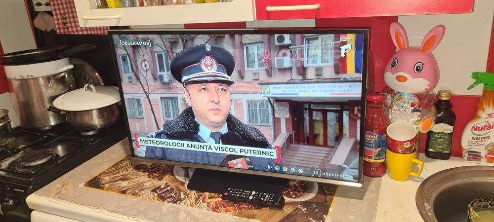 TV Samsung 81 cm = 300 lei