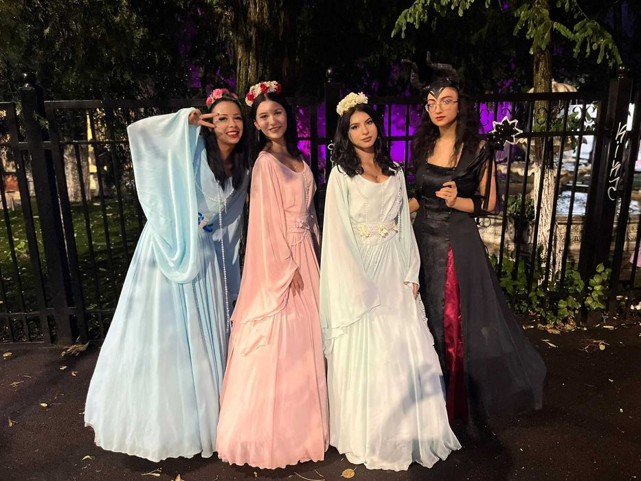 Animatori petreceri copii  ursitoare botez si arcade baloane