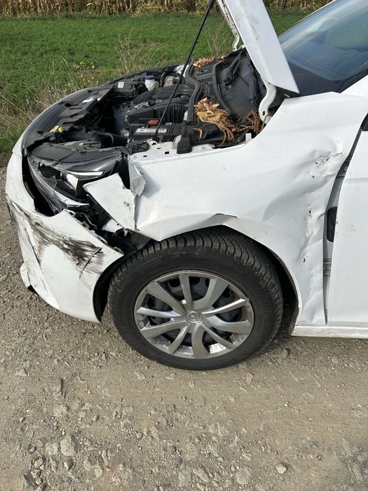 Avariat Opel Corsa 2021 1.2 benzina 75cp 59.000 km