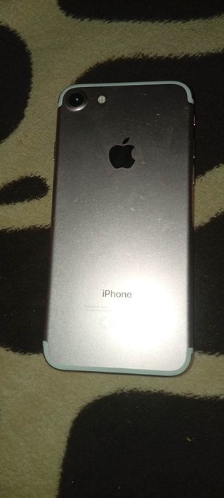 Vând IPhone 7, perfect funcționabil