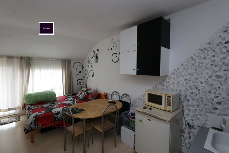 Дава се под наем Едностаен апартамент в Варна, Левски - 30 кв.м за 159.12 € - Снимка #1