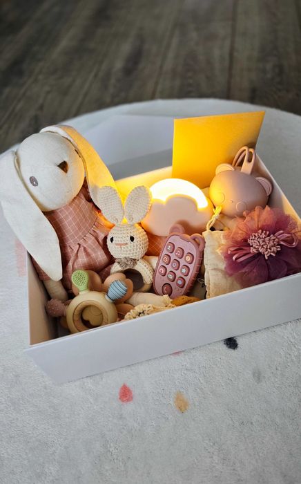 Baby box complet • Jucarii + ingrijire + decor