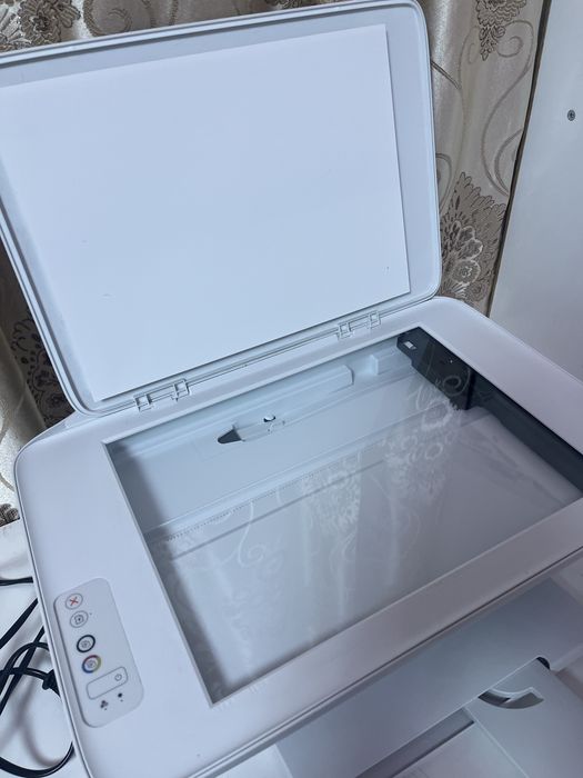 Продаётся принтер HP DeskJet 2320.