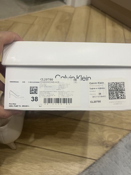 Новые бежевые туфли Calvin klein
