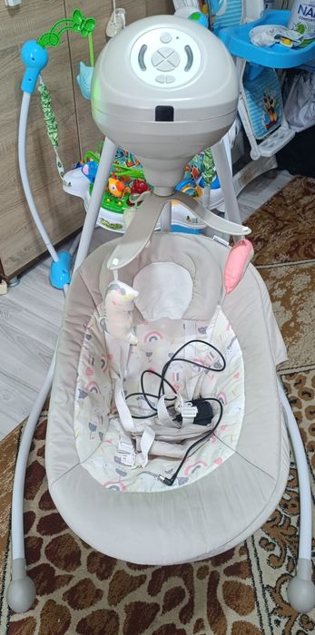 Leagăn bebeluși electric