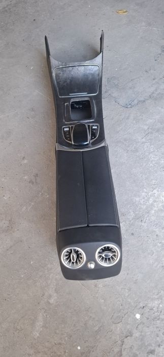 Продам бар от мерседеса w205 то что на фото.бар сотилади расмдиги бар