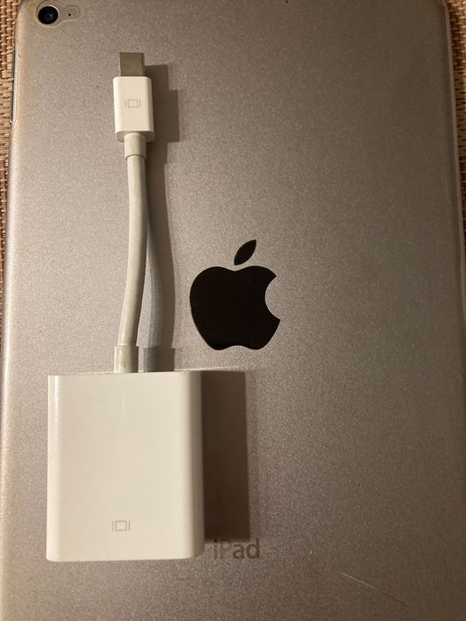 Thunderbolt to VGA Apple original adaptor