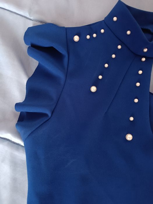 Синя рокля с перли