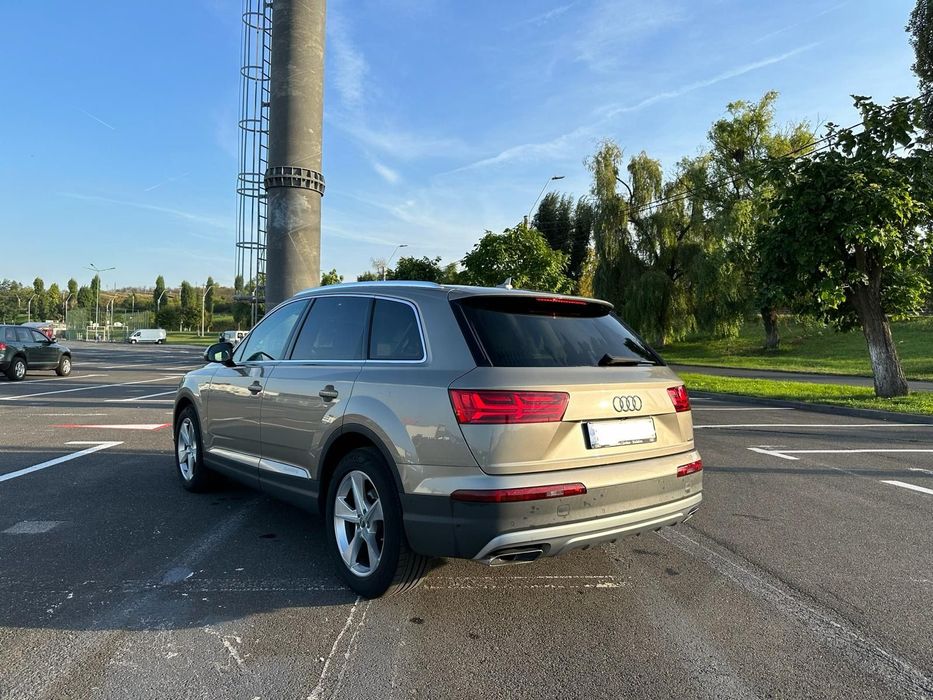 Audi Q7 Stare bună , mașina întreținută , istoric complet