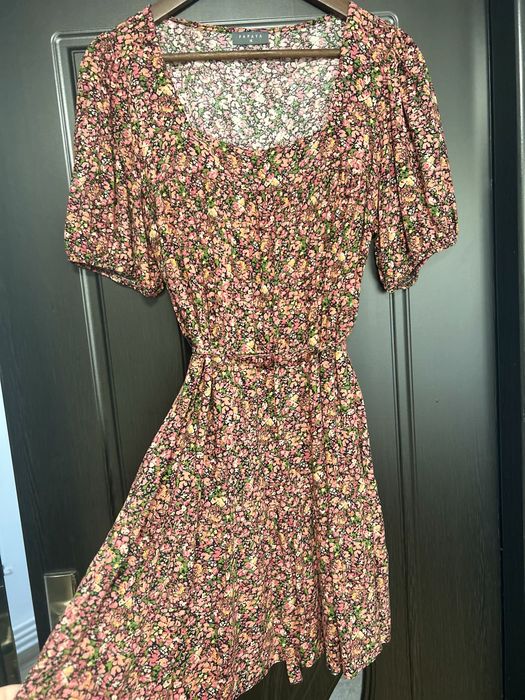 Rochie inflorata papaya