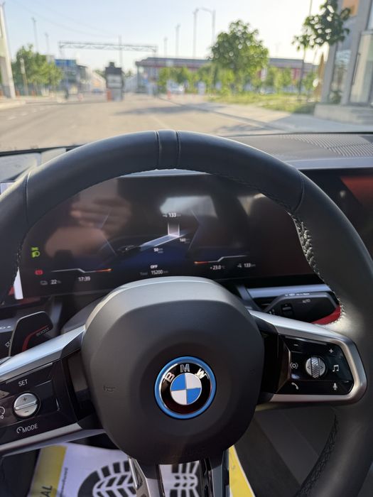 Bmw i5 40l 2025-yil +dop 4K Tv HUD Harmann Kardon Sky Lounge 360kamera