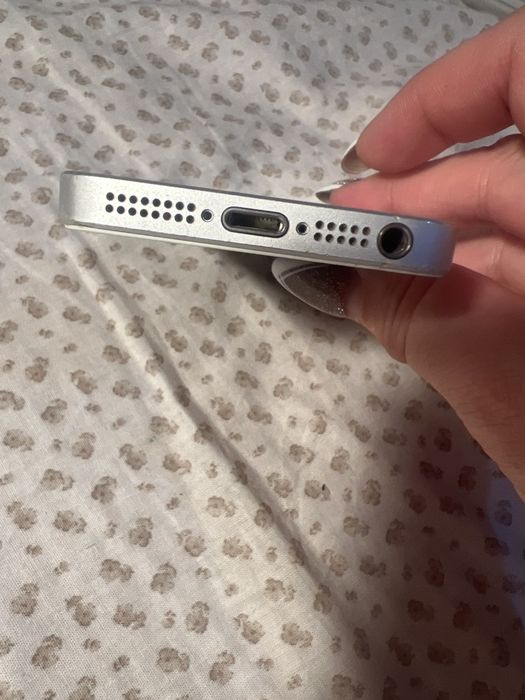 iPhone SE за части …